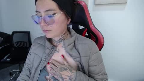 Snapshot of hanna_hot77 chatting on 10, 3, 2026 mara online show from 10, 3, 2026