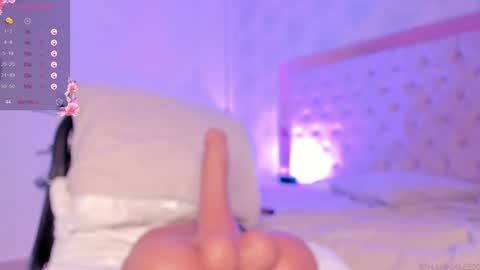 Snapshot of hanna_lee02 chatting on 9, 1, 2025 Hanna Lee online show from 9, 1, 2025