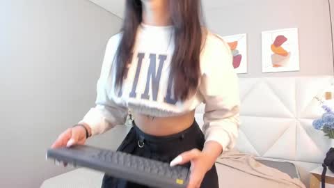 Snapshot of hanna_mitsury chatting on 5, 4, 2026 Hanna online show from 5, 4, 2026