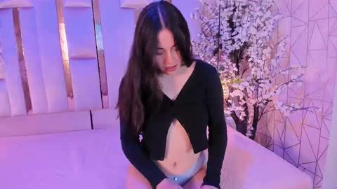 Snapshot of hannacollins_2 chatting on 27, 9, 2025 hannacollins_2 online show from 27, 9, 2025