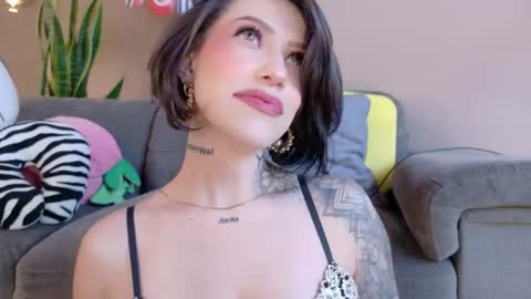 Snapshot of hannah_borbon_ chatting on 4, 7, 2026 Hannah online show from 4, 7, 2026