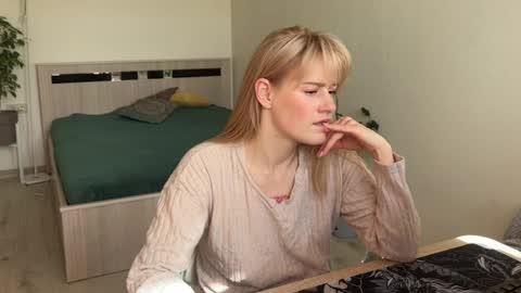 hannah levis  online show from 5, 4, 2026