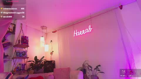 Snapshot of hannah_lovee chatting on 7, 7, 2026 hannah_lovee online show from 7, 7, 2026