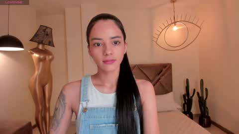 Snapshot of hannahjamesx chatting on 6, 12, 2024 HANNAH J online show from 6, 12, 2024