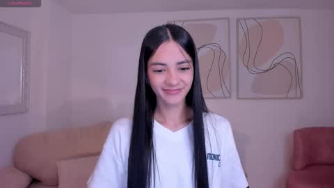 Snapshot of hannahjamesx chatting on 5, 10, 2025 HANNAH J online show from 5, 10, 2025