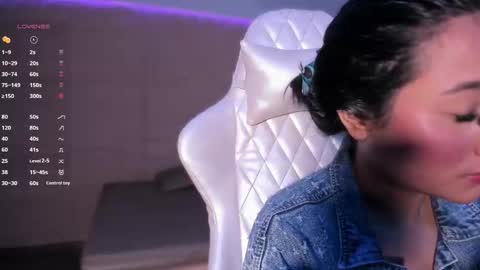 hannahmonttgomery  Help me reach 100 Hands up online show from 21, 2, 2026