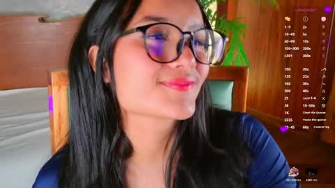 Snapshot of hannahmonttgomery chatting on 10, 6, 2026 hannahmonttgomery Help me reach 100 Hands up online show from 10, 6, 2026