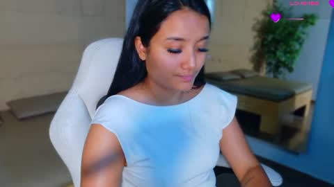 Snapshot of hannahmonttgomery chatting on 1, 8, 2026 hannahmonttgomery Help me reach 100 Hands up online show from 1, 8, 2026