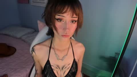 Snapshot of hannahpage chatting on 17, 4, 2026 Hannah online show from 17, 4, 2026
