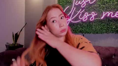 hannamartinn_ online show from 22, 10, 2025