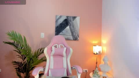 Hanna Miller  online show from 4, 4, 2026