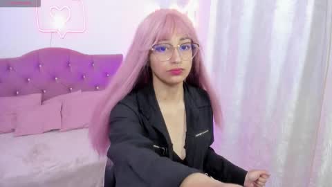 HANNI  online show from 1, 12, 2025