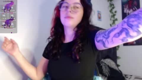 Snapshot of hanny_e chatting on 16, 10, 2025 hanny online show from 16, 10, 2025