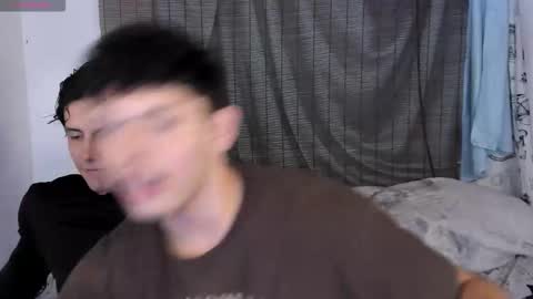 Snapshot of hans_andres17 chatting on 4, 12, 2025 hans and andres online show from 4, 12, 2025