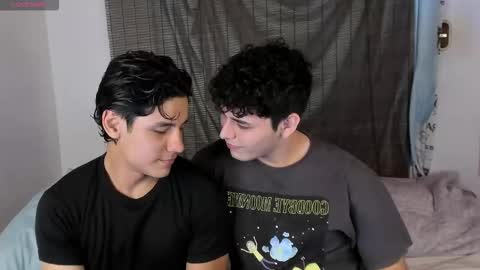 Snapshot of hans_andres17 chatting on 17, 12, 2025 hans and andres online show from 17, 12, 2025