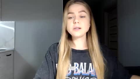 happy_fox_ online show from 27, 11, 2025