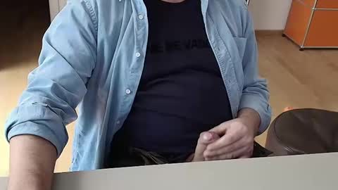 Snapshot of happybugger chatting on 24, 2, 2025 Cum for you online show from 24, 2, 2025