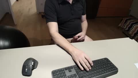 Snapshot of happybugger chatting on 18, 1, 2026 Cum for you online show from 18, 1, 2026