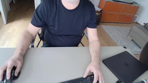 Snapshot of happybugger chatting on 3, 4, 2026 Cum for you online show from 3, 4, 2026