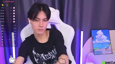 Mark online show from 5, 11, 2025