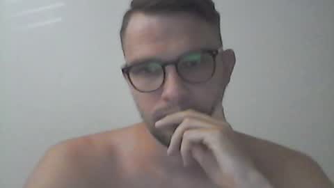 Snapshot of hardboylovemilfmoom chatting on 25, 7, 2026 hardboylovemilfmoom online show from 25, 7, 2026