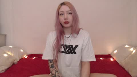 Snapshot of hardcore_x chatting on 22, 4, 2026 Emily online show from 22, 4, 2026