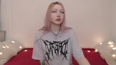 Snapshot of hardcore_x chatting on 27, 4, 2026 Emily online show from 27, 4, 2026