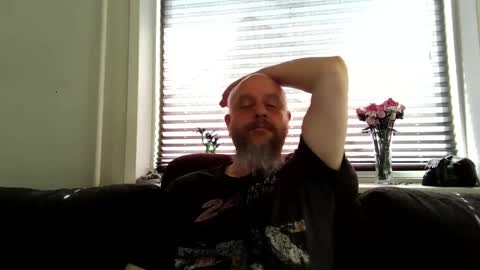 Snapshot of hardmrlazy chatting on 27, 4, 2026 MrLazy online show from 27, 4, 2026