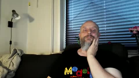 Snapshot of hardmrlazy chatting on 19, 5, 2026 MrLazy online show from 19, 5, 2026