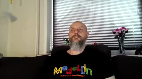 Snapshot of hardmrlazy chatting on 20, 5, 2026 MrLazy online show from 20, 5, 2026