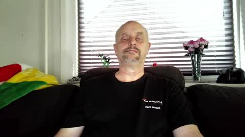 Snapshot of hardmrlazy chatting on 2, 6, 2026 MrLazy online show from 2, 6, 2026
