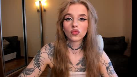 Julia online show from 10, 4, 2026