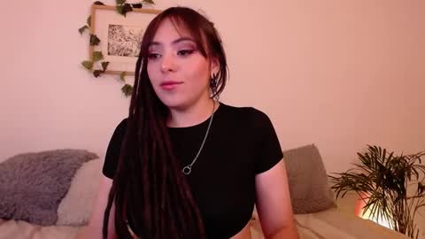 Snapshot of harmonyy01 chatting on 6, 1, 2025 Harmony Please help me to reach 100 thumbs up online show from 6, 1, 2025