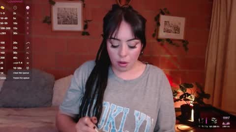 Snapshot of harmonyy01 chatting on 11, 5, 2026 Harmony Please help me to reach 100 thumbs up online show from 11, 5, 2026