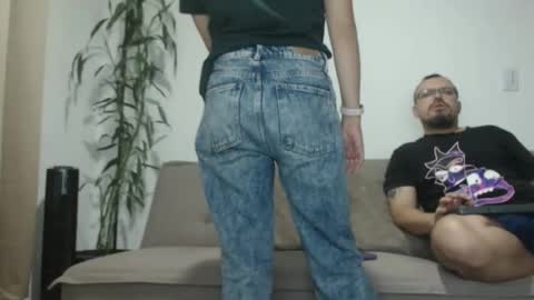 Snapshot of harrycum4you chatting on 15, 4, 2026 hannaandharri online show from 15, 4, 2026