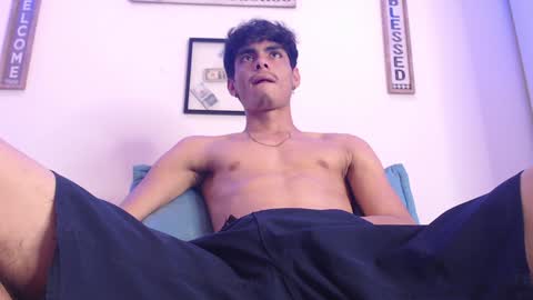 Snapshot of harrythomson1 chatting on 8, 2, 2025 harry thomson online show from 8, 2, 2025