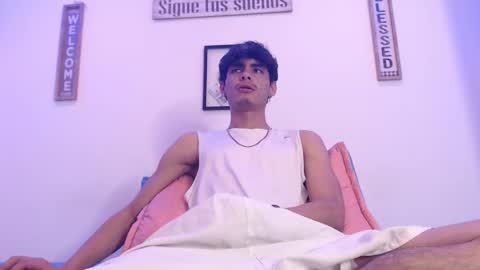 Snapshot of harrythomson1 chatting on 4, 3, 2025 harry thomson online show from 4, 3, 2025