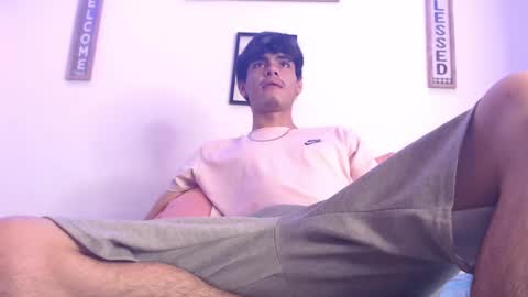 Snapshot of harrythomson1 chatting on 5, 3, 2025 harry thomson online show from 5, 3, 2025