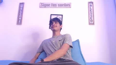 Snapshot of harrythomson1 chatting on 8, 3, 2025 harry thomson online show from 8, 3, 2025