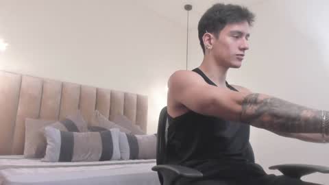 Snapshot of harryy_joness chatting on 2, 1, 2025 Harry Jones online show from 2, 1, 2025