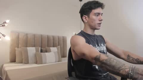 Snapshot of harryy_joness chatting on 25, 2, 2025 Harry Jones online show from 25, 2, 2025