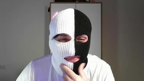 Snapshot of harvey6dent6 chatting on 4, 4, 2026 Two-Face online show from 4, 4, 2026