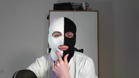 Snapshot of harvey6dent6 chatting on 8, 4, 2026 Two-Face online show from 8, 4, 2026