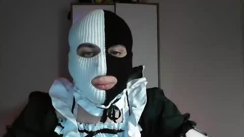 Snapshot of harvey6dent6 chatting on 15, 4, 2026 Two-Face online show from 15, 4, 2026