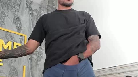 Snapshot of hassan_golddick chatting on 1, 3, 2026 HASSAN online show from 1, 3, 2026