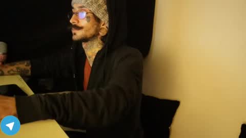 Snapshot of hatsumotokyoto chatting on 24, 1, 2025 More content   2   online show from 24, 1, 2025