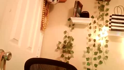 Snapshot of hawtchoc37 chatting on 21, 11, 2025 hawtchoc37 online show from 21, 11, 2025