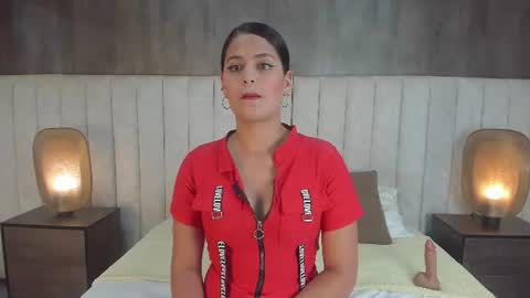 Snapshot of hayli_monroee chatting on 17, 6, 2026 Hayli online show from 17, 6, 2026