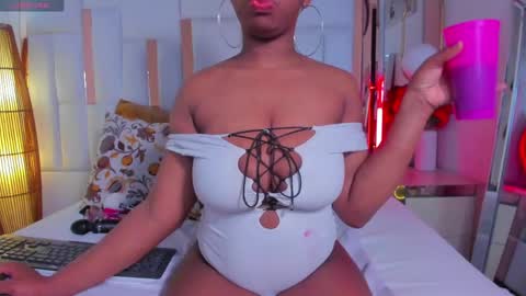 Snapshot of hazel_lanee chatting on 1, 6, 2026 hazel_lanee online show from 1, 6, 2026