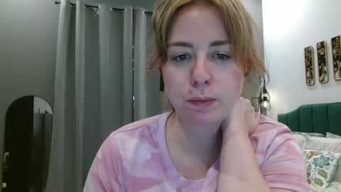 Snapshot of hazel_skye chatting on 27, 4, 2026 Hazel online show from 27, 4, 2026